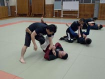 神戸格闘技サークルの格闘技練習写真（グラップリング・レスリング・総合格闘技組）